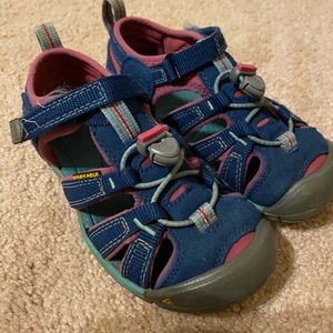 Girls KEENS size 11